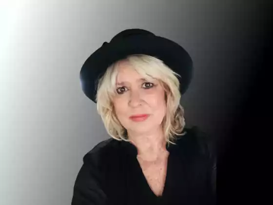 Landria Onkka,
                            Health & Wellness, Spirituality, Spirituality, Spirituality, Spirituality, Health & Wellness, Health & Wellness
                            Expert at Soulful Summit 2023 : Un voyage intérieur, commencez !